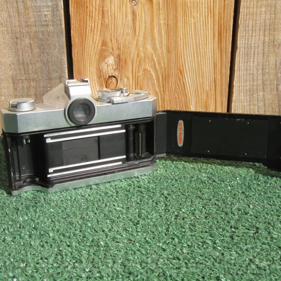 Vintage Konica Autoflex T 35mm Camera & Macro-Hexanon AR 55mm Lens 7902257 - Picture 9 of 10